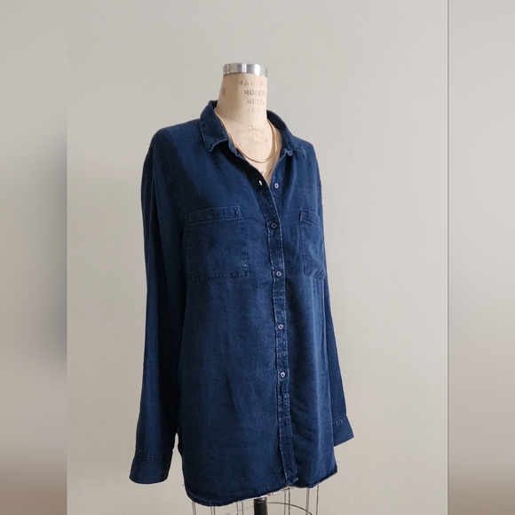 Banana Republic Ultra soft Denim shirt - Picture 5 of 11